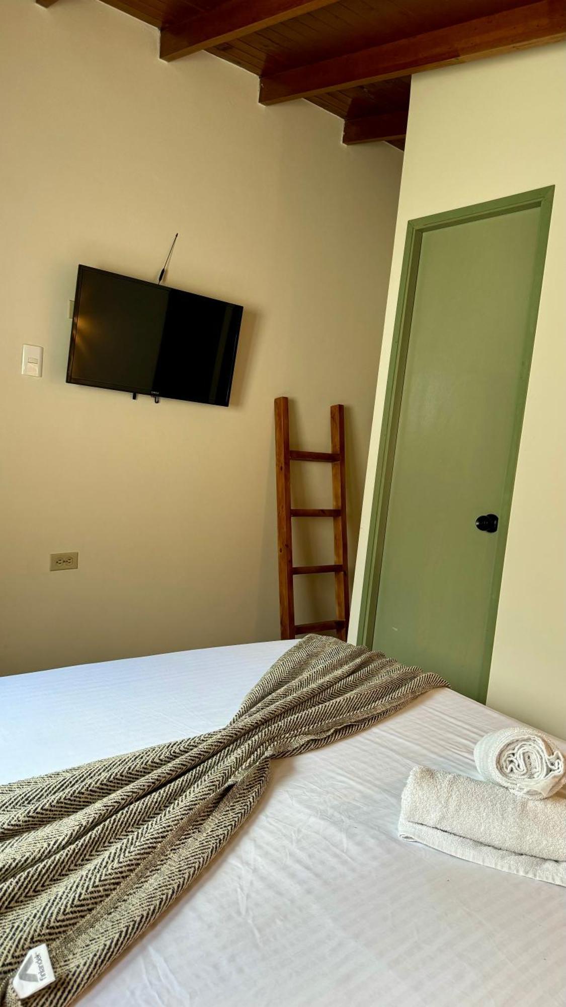 Luum Casa Hotel Manila Medellin Exterior photo